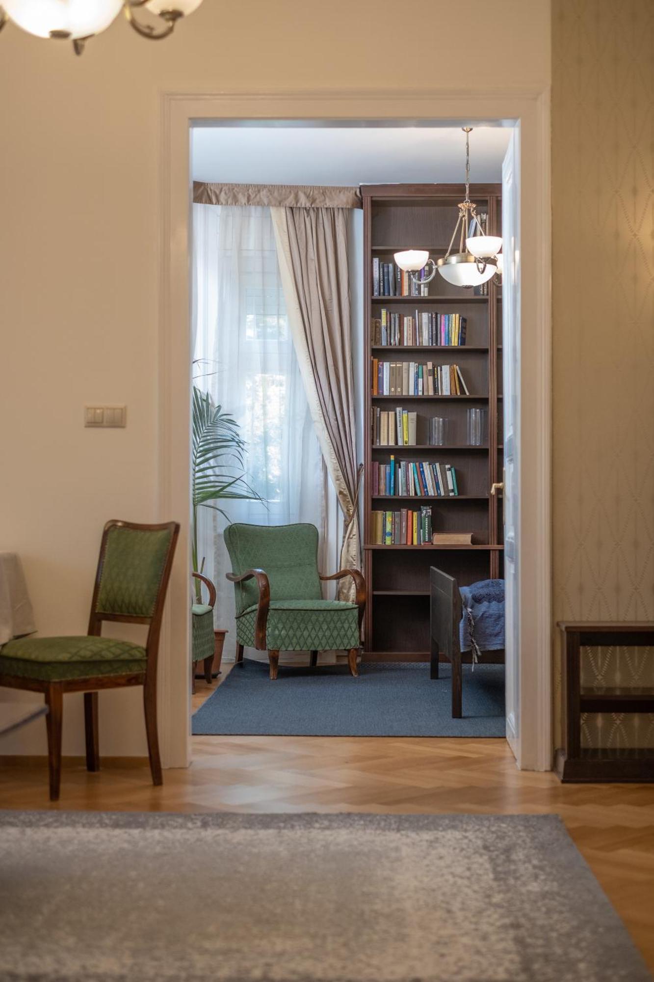 Giovanni'S Airport House Budapest Bagian luar foto