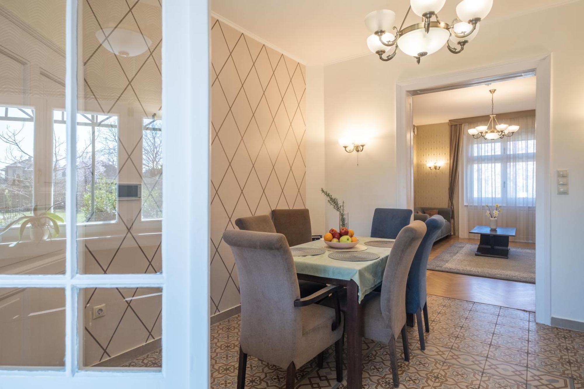 Giovanni'S Airport House Budapest Bagian luar foto