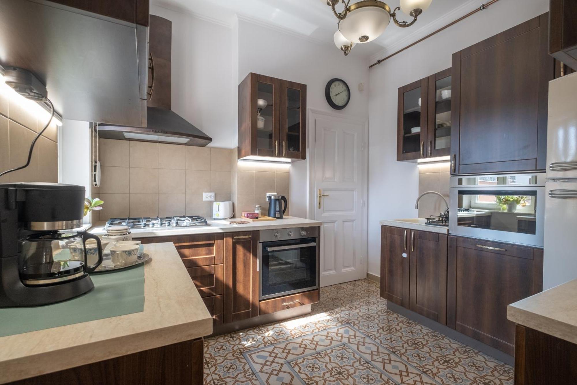 Giovanni'S Airport House Budapest Bagian luar foto
