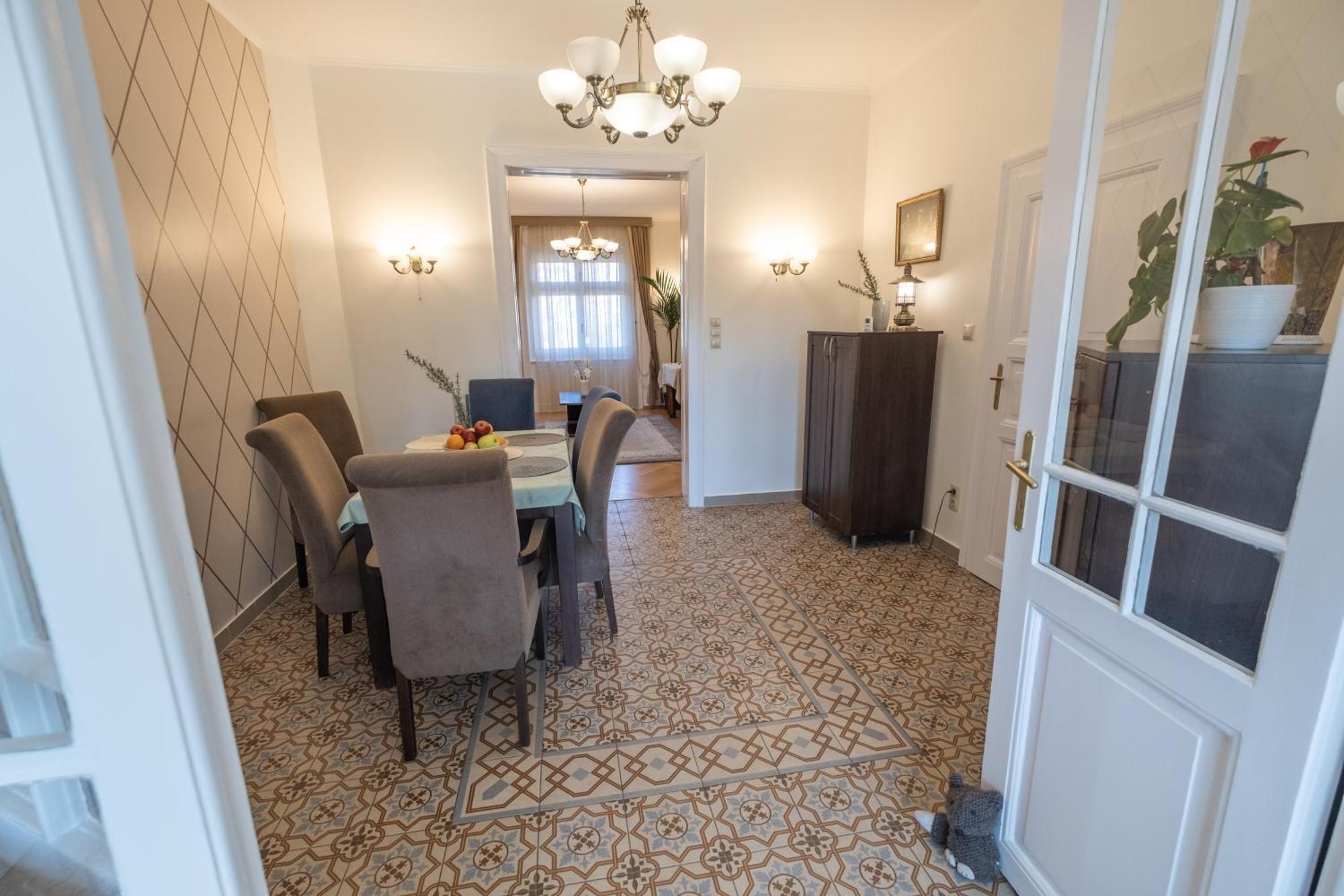 Giovanni'S Airport House Budapest Bagian luar foto