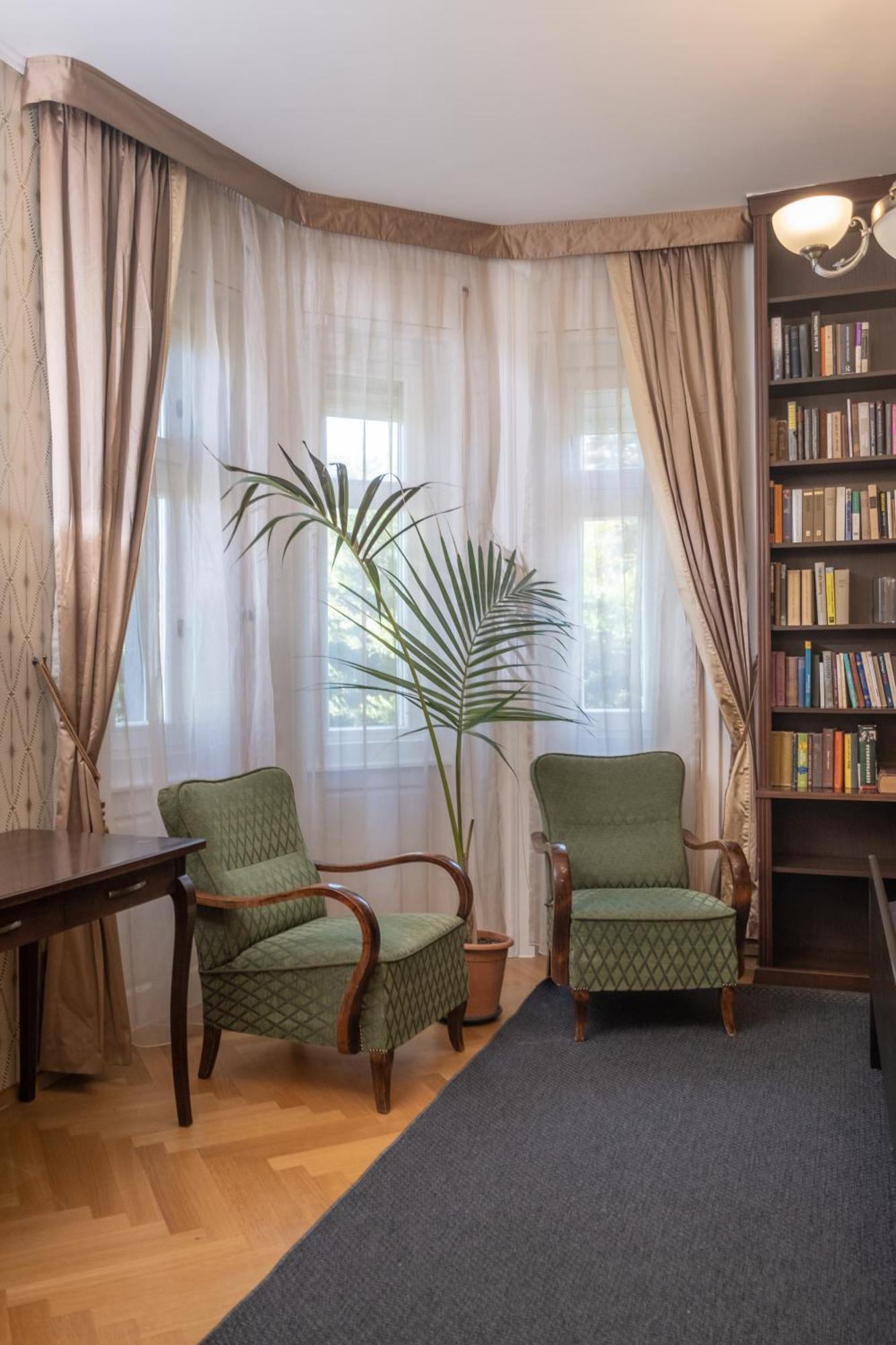 Giovanni'S Airport House Budapest Bagian luar foto