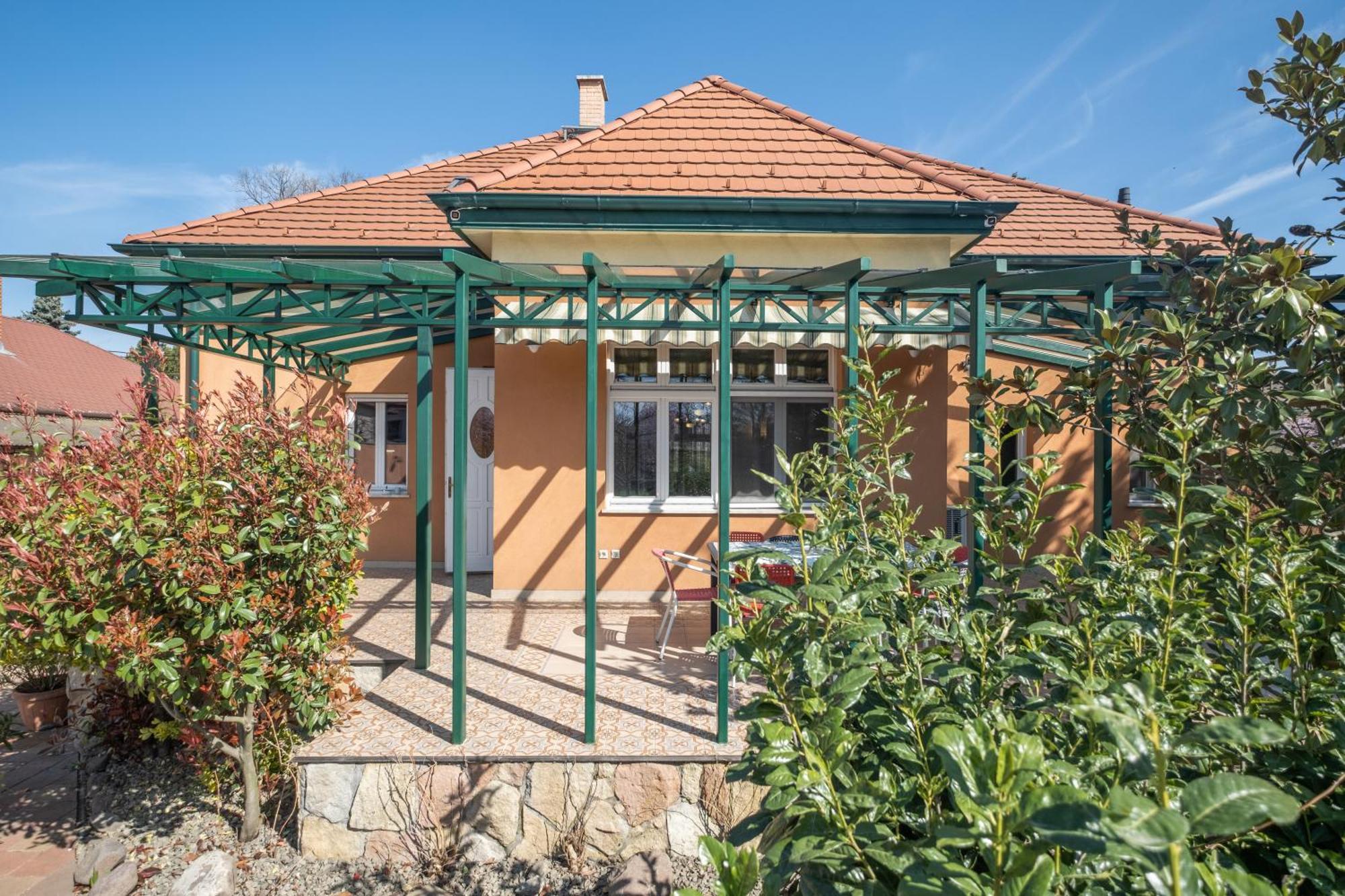 Giovanni'S Airport House Budapest Bagian luar foto
